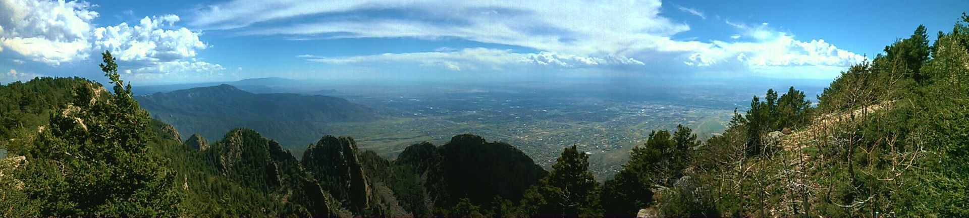 View_to_the_southwest_from_Sandia_Peak-NM